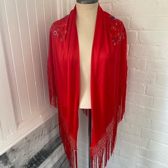 Embroidered scarf - Picture 3 of 5